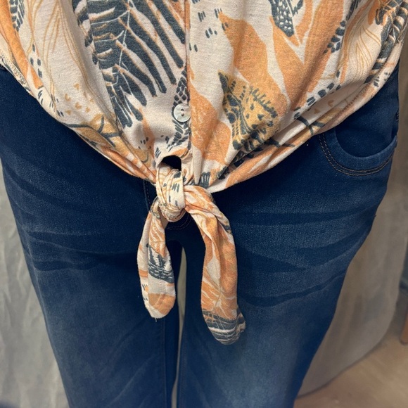 Leafy Print Tie-Front Top in Orange and Cream - Picture 2 of 4